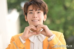 純烈弟分「モナキ」じん、お揃いの真相・こだわりの美容ルーティン・メンバーとの距離感…読者の質問に全力回答【インタビュー連載Vol.2】 画像