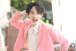 純烈弟分「モナキ」ケンケン、“虚無ピンク”の真相・アイドルオタ活事情・おヨネとはしご酒…読者の質問に全力回答【インタビュー連載Vol.6】 画像