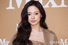 TWICEツウィ、ノースリシャツ＆ショーパンから美スタイル披露「絵画のよう」「圧倒的スタイル」と話題