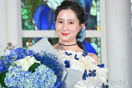2児の母・河北麻友子、ミニ丈×オーバーサイズジャケットで美脚スラリ「体の半分が脚」「スタイルキープ法知りたい」の声