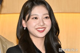 元日向坂46富田鈴花、美脚のぞく制服姿「スタイル抜群」「まだまだ現役でいける」と反響