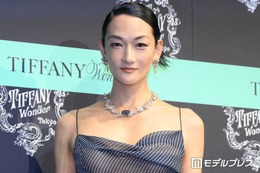 43歳・冨永愛、20年ぶりの出産を報告「久しぶりの新生児と日々です」高齢出産への不安も振り返る