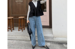 おしゃれを楽しみたい日にちょうどいい【フリルベスト】。シンプルコーデに遊び心を取り入れた春の着こなし【40代の毎日コーデ】 画像