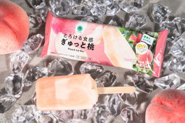 ファミマ、“販売数100万本超”桃アイスバーが進化 福島の桃果汁を48％使用 画像
