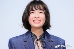 森七菜、スリットから美脚ちらり シックな衣装姿に「大人の色気凄い」「艷やかな透明感」と反響