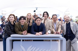濱口竜介監督最新作『急に具合が悪くなる』カンヌ公式上映で大歓声 フォトコール＆記者会見開催