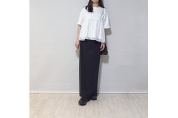 低身長さんでもバランス美人！白のドッキングＴシャツで作るモノトーンスタイル【40代の毎日コーデ】 画像