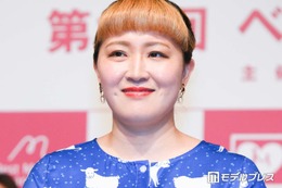 丸山桂里奈、広々自宅で綿飴作り 3歳娘とともに楽しむ姿公開「素敵な空間」「羨ましすぎ」と反響続々