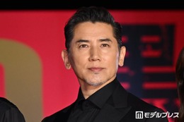 本木雅弘、映画「黒牢城」撮影時に2回連続で落馬 共演者が裏側明かす「1回転してスパッとお尻から落ちて…」