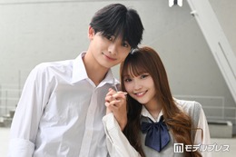 「今日好き」かなりのカップル、ロケバスでの密着ショット公開「にやけちゃう」「美男美女」と反響