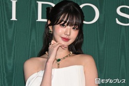 IVEウォニョン、美デコルテ輝くベアトップドレス姿に熱視線「圧巻のスタイル」「陶器のような肌に見惚れる」