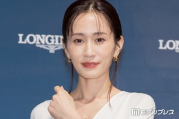 前田敦子、デコルテ見せベアトップドレスに反響「さらに綺麗になってる」「スタイル良すぎ」