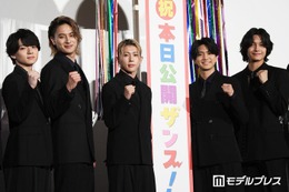Aぇ! group、新体制への覚悟も込めた映画「おそ松さん」公開 半年延期経て封切り「バカみたいに売れられるように」【おそ松さん 人類クズ化計画!!!!!?】 画像