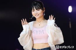 元ばんばんざい流那の妹・莉那（りな）、クロップド丈から引き締まったウエスト輝く「努力の賜物」「スタイル抜群」と視線集中【学生ランウェイ名古屋】 画像