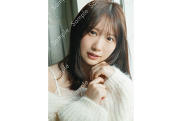 日向坂46藤嶌果歩、色とりどりな表情魅せる 1st写真集“書店別特典”ポストカード11種＆ポスター6種公開【果実の歩幅】 画像