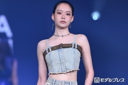 なごみ、ミニ丈キャミトップスから美ウエスト披露「美しすぎる」「スタイル抜群」の声【オキコレ2026】