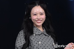 CUTIE STREET佐野愛花、ドット柄セットアップでトレンド感満載 ハーフツインでキュートな魅力放出【オキコレ2026】