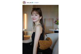 沖田愛加アナ、ノースリワンピで美肩輝く 麦わら帽子被った夏コーデに「細い二の腕に憧れる」「眩しい」の声