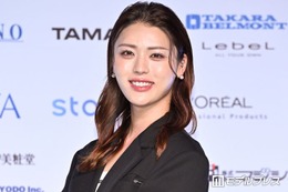 井手上漠、美スタイル際立つビキニショット公開「異次元スタイル」「脚長すぎ」と反響