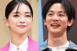 「風、薫る」見上愛＆小林虎之介、“久々の再会”肩並べ2ショットに反響「お似合いすぎる」「劇中で早くこの笑顔が見たい」