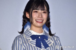 元日向坂46メンバー、ミニスカコーデで美脚輝く「立ち姿が綺麗」「どのカットも絵になる」と反響