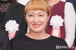 丸山桂里奈「関西人の血を引き継いでる」3歳娘のおふざけポーズショットに反響「血は争えない」「しっかり決まってる」 画像