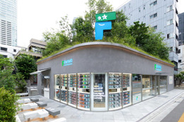 ファミマ、初の旗艦店が東京・麻布台に開店 充実のウェア売場、淹れたてティー…“行きたくなるコンビニ”を形に