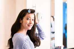 夏に大量発生！アラフォーが「すこぶるオバサンぽく見える」夏の危険ヘアアレンジ 画像