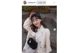 サッカー日本代表 上田綺世選手の美人妻、美脚際立つミニワンピ姿に反響「可愛すぎるママ」「スタイル良すぎ」 画像