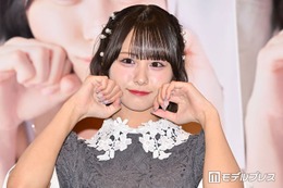 ≠ME尾木波菜、美デコルテ際立つキャミ姿でパリディズニー満喫「プリンセス感が溢れてる」「鎖骨くっきりで綺麗」と反響相次ぐ 画像