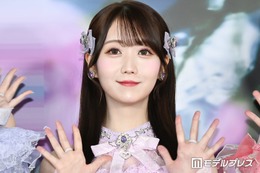 ＝LOVE大谷映美里「珍しいかも？」ミニボトムのブラックコーデから美脚スラリ 街中ショットに「透き通るような美肌」「憧れのスタイル」の声