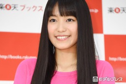 miwa、二の腕スラリのノースリ姿披露「オフ感が最高」「胸のセミの抜け殻は本物？」と反響 画像