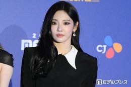 aespaニンニン、タイトミニワンピから美ボディ際立つ「スタイル良すぎ」「蛍光ピンク着こなせるのすごい」の声 画像