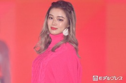 せいせい、美ボディラインぴったりスパイダーマンスーツ姿に反響「色っぽすぎる」「スタイル女神」の声 画像