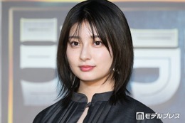 吉川愛、ノースリーブドレス姿に絶賛の声「見惚れちゃいます」「肌綺麗すぎる」 画像