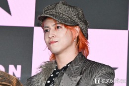 超特急タカシ、金髪ロングの女装でJKに変身「どこの美人かと」「めちゃくちゃ美少女」の声