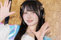 フォロワー数700万人超インフルエンサー、美脚際立つ膝上ミニ丈衣装姿公開「脚のライン綺麗すぎ」「色白美肌」と反響