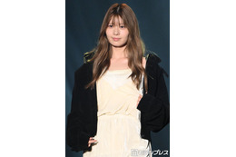 星乃夢奈、ハイトーンヘアで雰囲気ガラリ キャミワンピから美肩のぞかせる【TGC松山2026】 画像