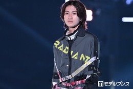 市村正親の長男・市村優汰、母・篠原涼子の誕生日祝福で両親2ショット公開「仲良しでほっこり」「いい関係なのが伝わってくる」