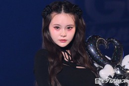登録者数80万人超YouTuber、美脚際立つミニ丈コーデ公開 島根旅行ショットに「脚長すぎ」「頭身バグってる」の声 画像