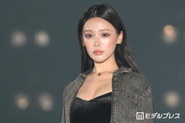 せいせい、美ウエスト際立つ胸元ざっくりコーデに反響「スタイルがレベチすぎる」「くびれが凄い」 画像