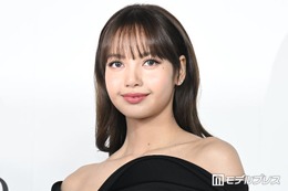 BLACKPINKリサ、美スタイル際立つビキニショットに熱視線「頭身バランスが神」「オーラ全開」 画像