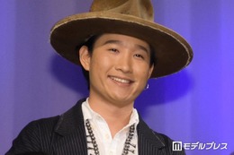 平井大、息子を抱っこした姿公開「大きくなってる」「たくましい腕」と反響