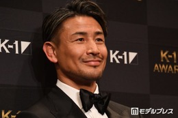 魔裟斗、妻・矢沢心と石垣島での2ショット披露「絵になる」「憧れの2人です」の声 画像