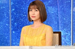 新妻聖子、胸元ざっくりドレス姿公開「映えてる」「圧倒的なオーラ」の声