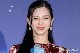 中条あやみ「88歳になったうちのグランマ」祖母との記念ショット公開「優しそうな雰囲気が溢れてる」「満面の笑みで素敵」 画像