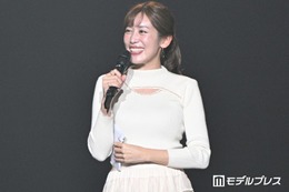 元NHK中川安奈アナ、美ボディライン際立つノースリタイトワンピ姿に絶賛の声「上品な美しさ」「大人の女性の雰囲気が素敵」 画像