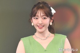 鈴木愛理、ピンク・レディー50周年を祝福 美脚際立つミニワンピ×ニーハイ姿のダンス動画公開に「脚の長さがレベチ」「抜群のスタイルに釘付け」と反響 画像