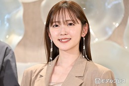 鈴木愛理、キャミ姿でのオシャレショットに反響「大人の色気」「美しすぎる」の声