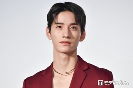 JO1佐藤景瑚、肉体美際立つタンクトップ姿「努力の賜物ですね」「二の腕の太さがすごい」 画像